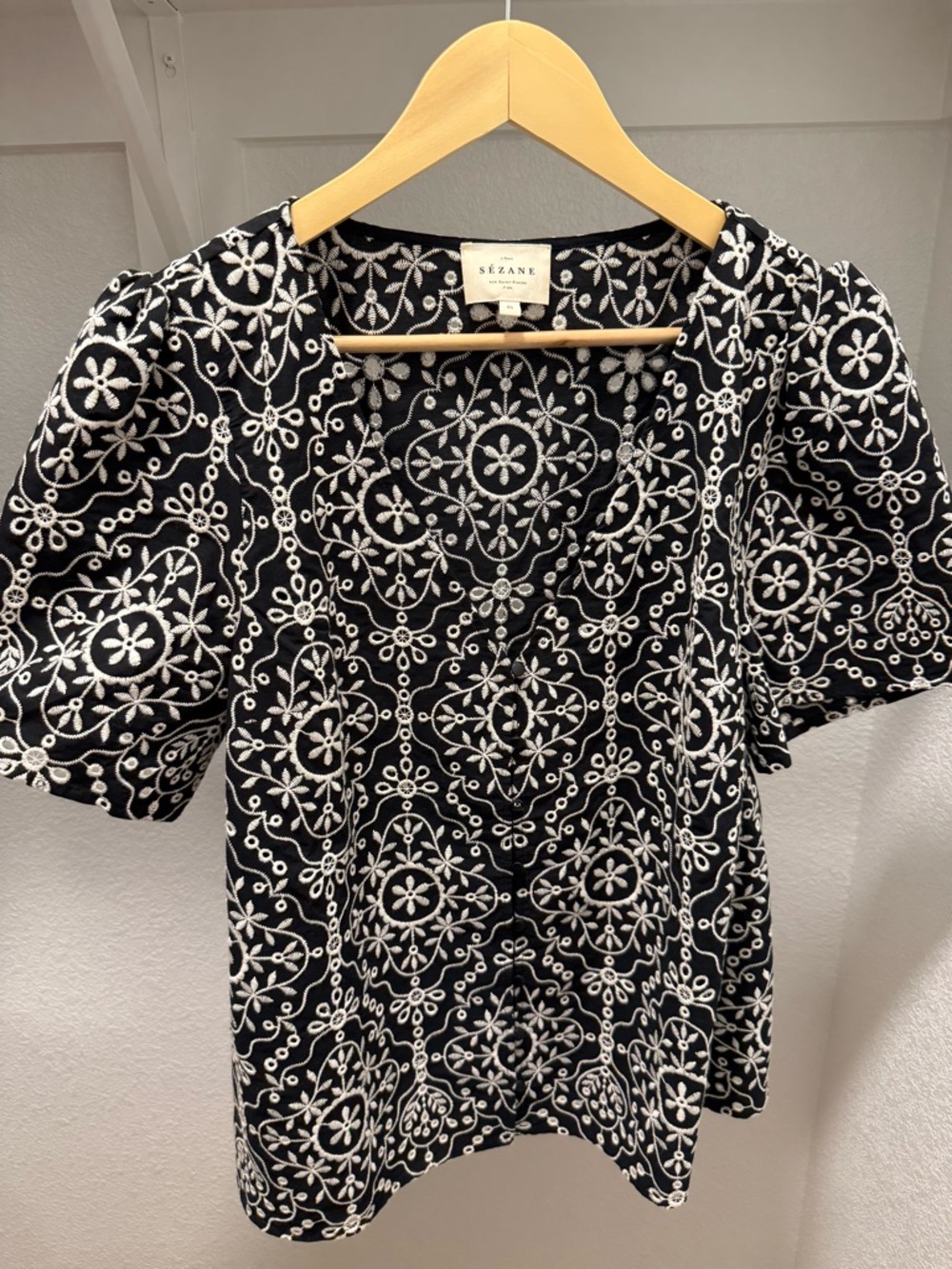 Sézane Black & White Embroidered Short Sleeve Emma Blouse